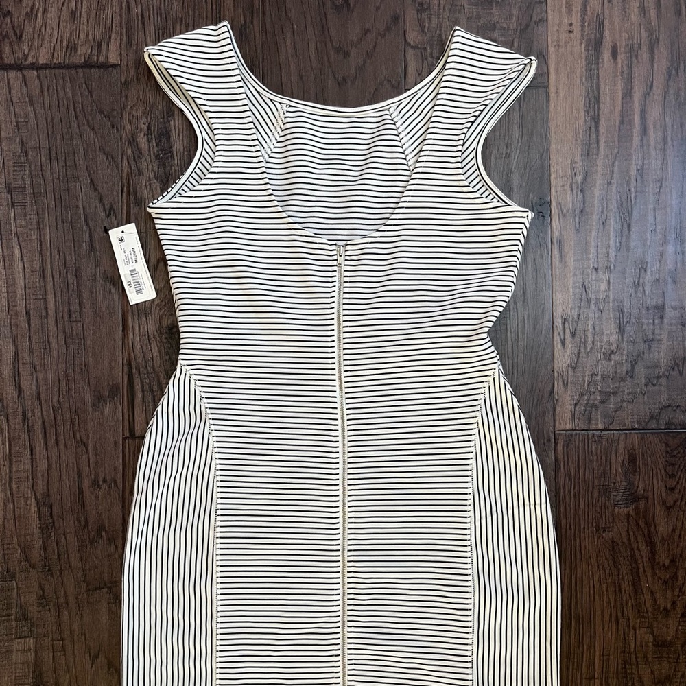 NWT Striped Bodycon Contoured Zip Back Dress - Picture 4 of 9